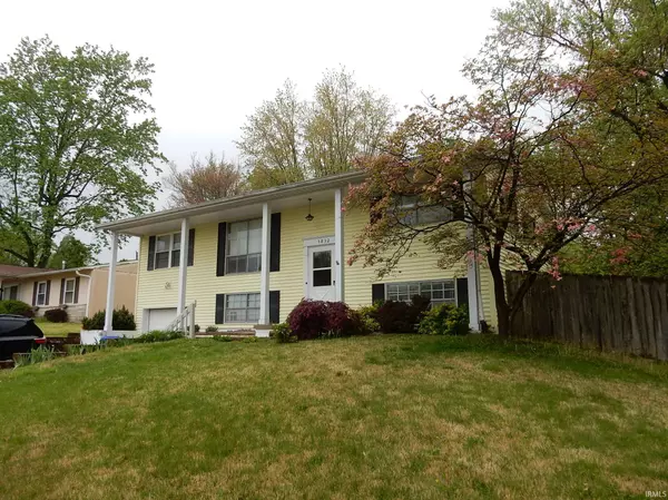 3832 W Fairington Drive, Bloomington, IN 47403