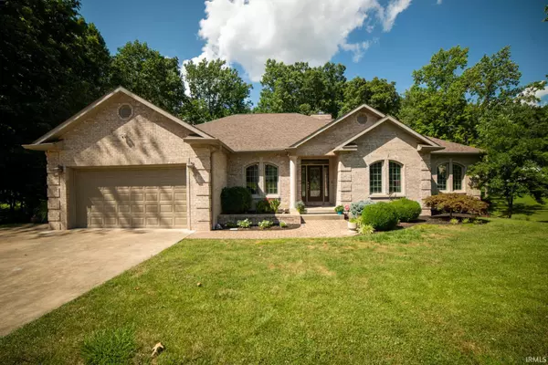 2550 Oakridge Drive, Bedford, IN 47421