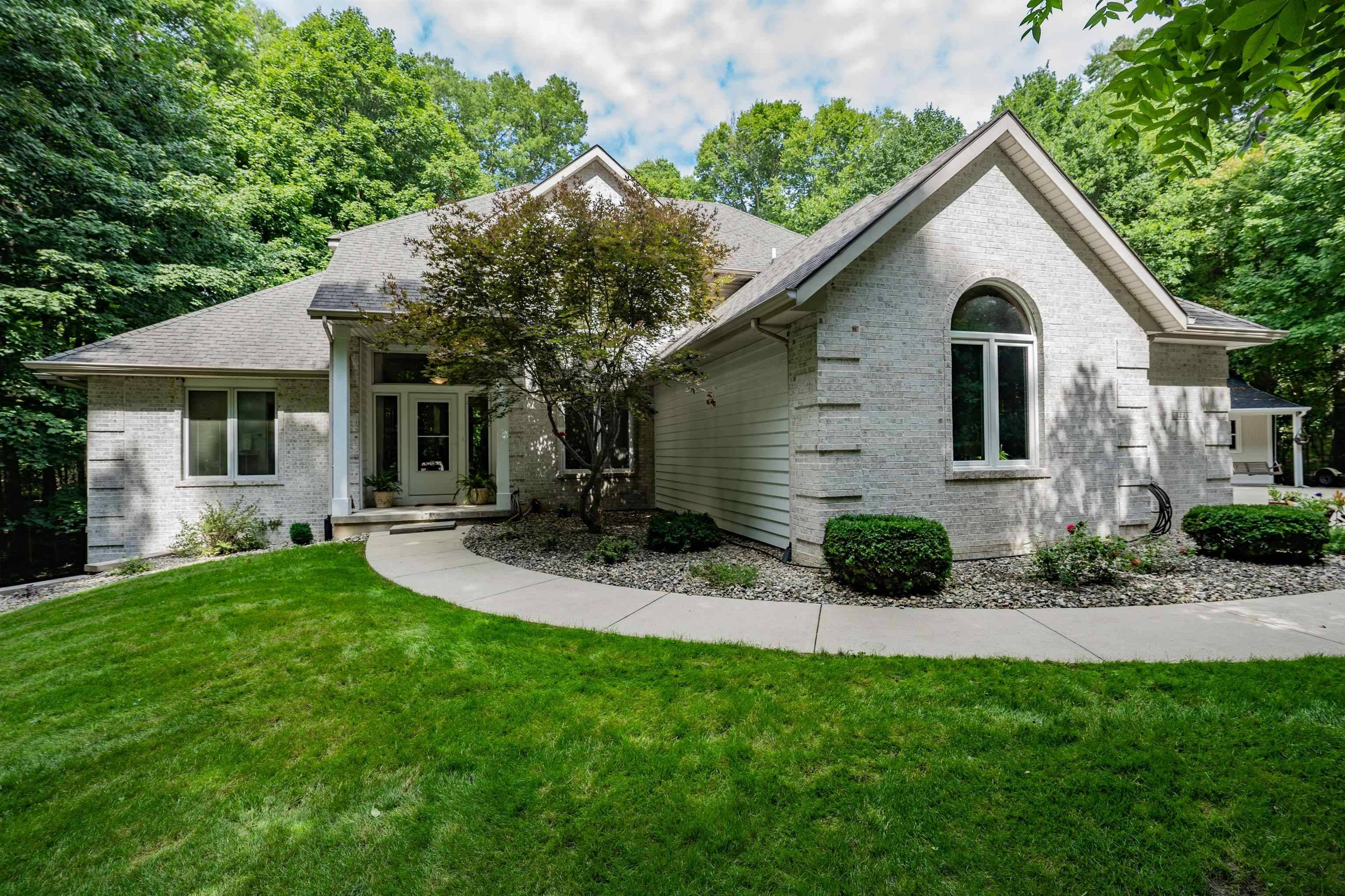 3448 W Doe Court, Warsaw, IN 46582