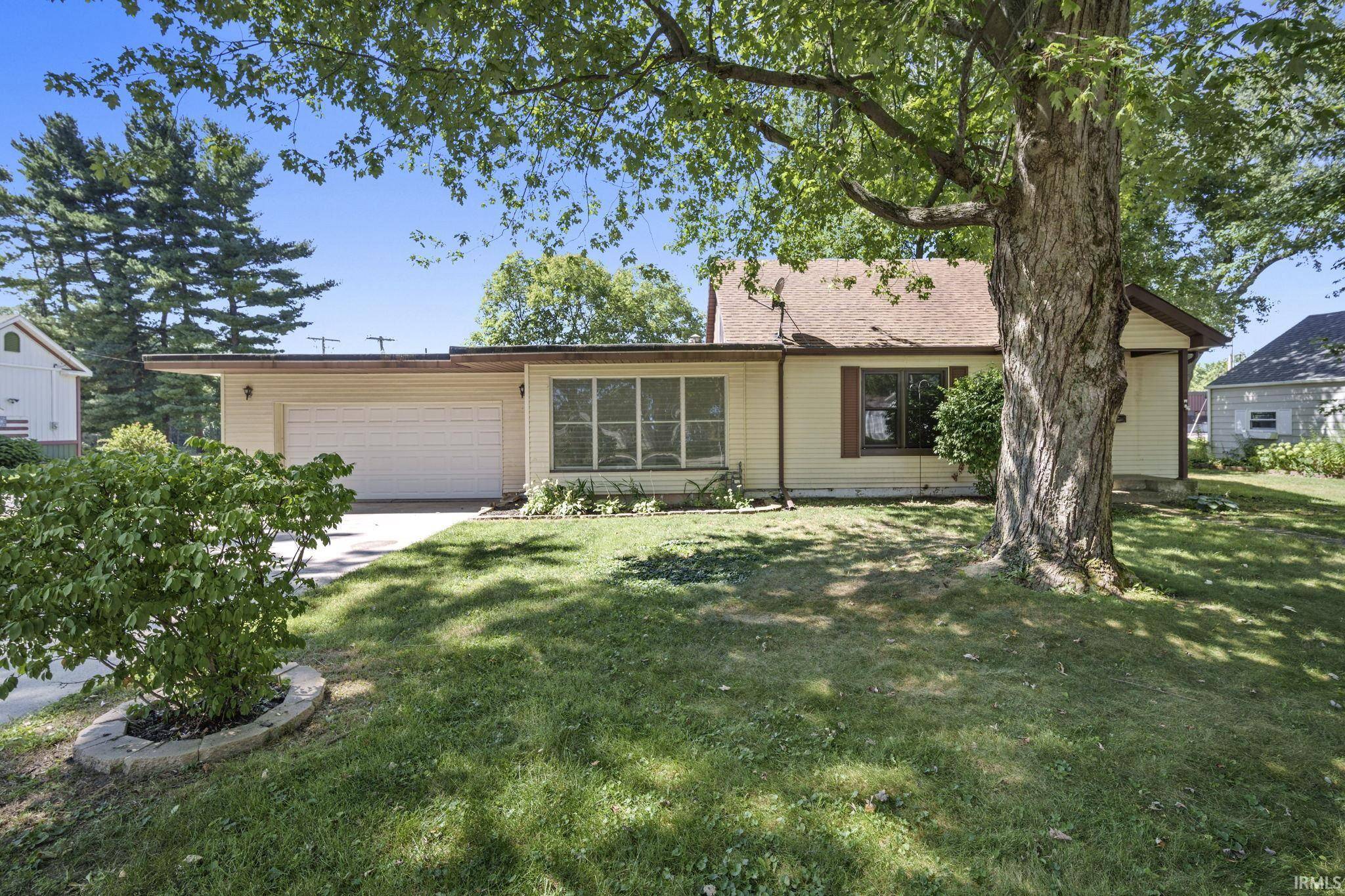 South Whitley, IN 46787-1428,307 S Fosler Avenue