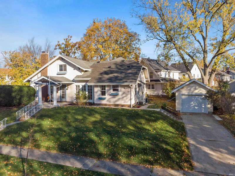 2502 Buena Vista Drive, Fort Wayne, IN 46805