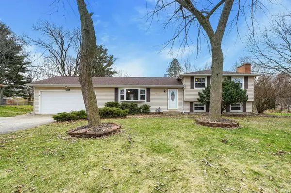 18140 Amberly Lane, South Bend, IN 46637-4402