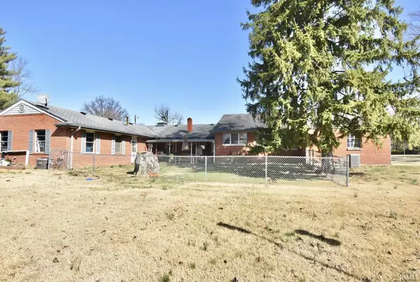 Vincennes, IN 47591-5341,449 E Circle Drive