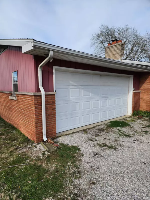 Owensville, IN 47665,422 E Walnut Street