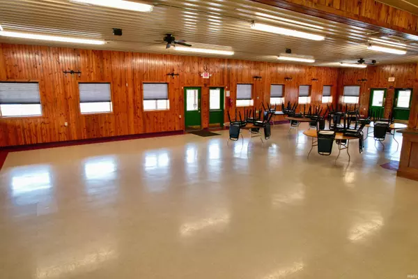 Vincennes, IN 47591,2697 E State Road 61