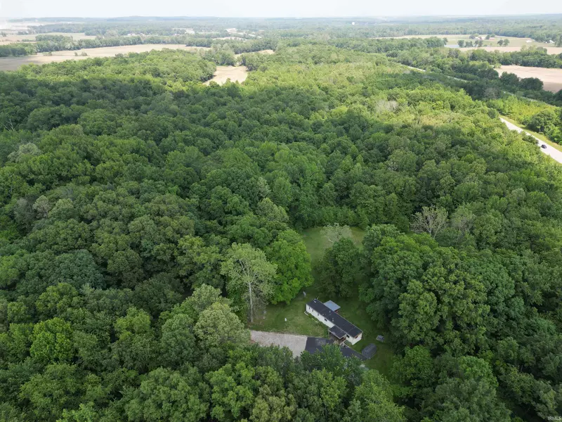 6999 Newman Road, Elberfeld, IN 47613