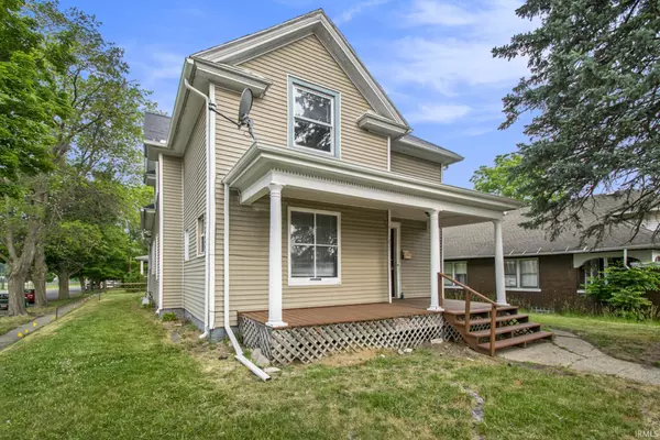 1821 Kemble Avenue,  South Bend,  IN 46613-1836