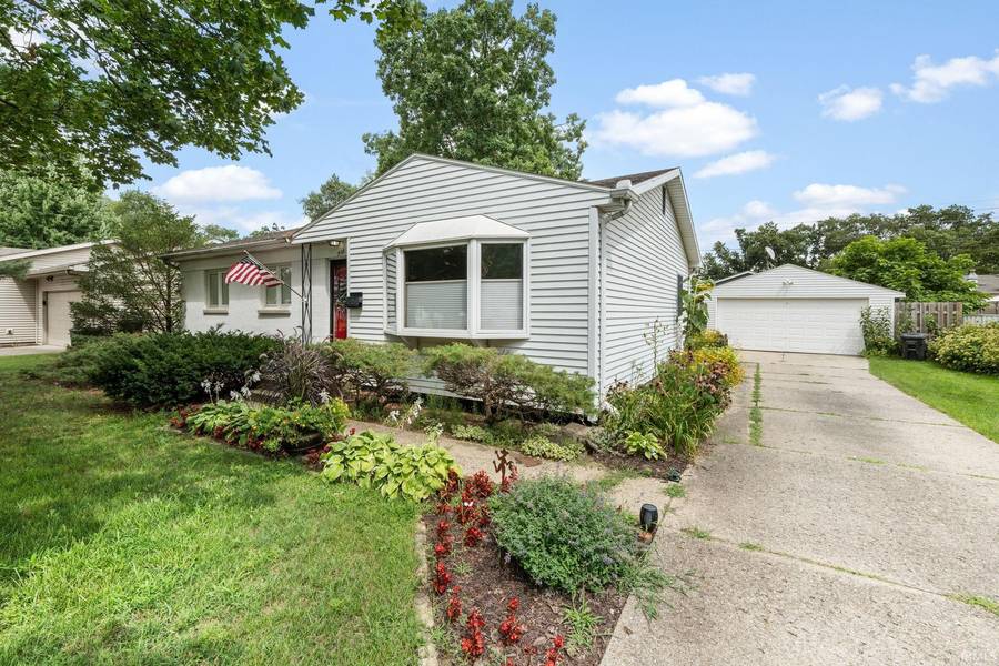 1528 Crestwood Boulevard, South Bend, IN 46635