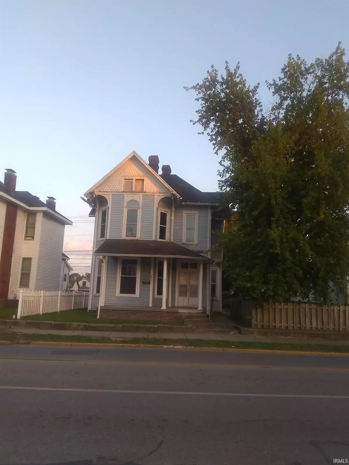 Vincennes, IN 47591,607 N 7th Street