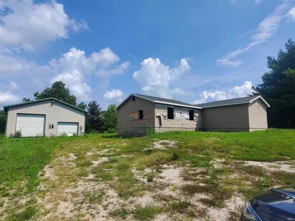 12142 E Ragsdale Road, Bicknell, IN 47512