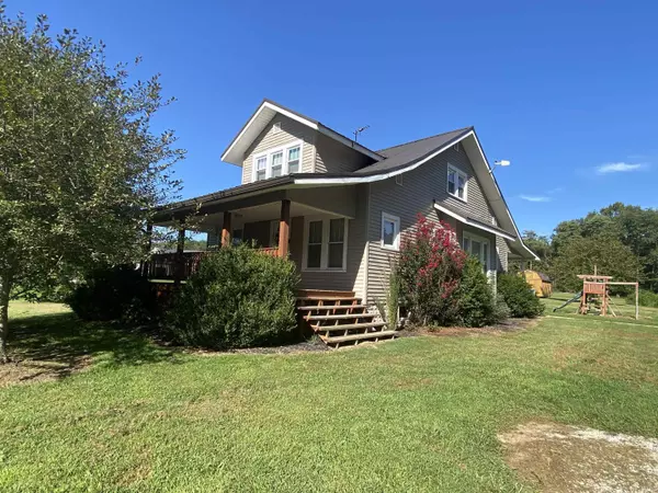 10445 S State Road 61 Highway, Oakland City, IN 47660