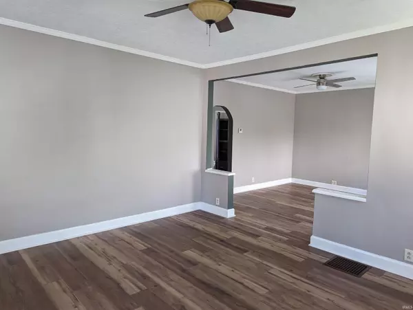 Vincennes, IN 47591,1167 E Locust Street