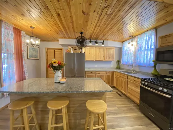 Marshall, IN 47859,370 S Main Street