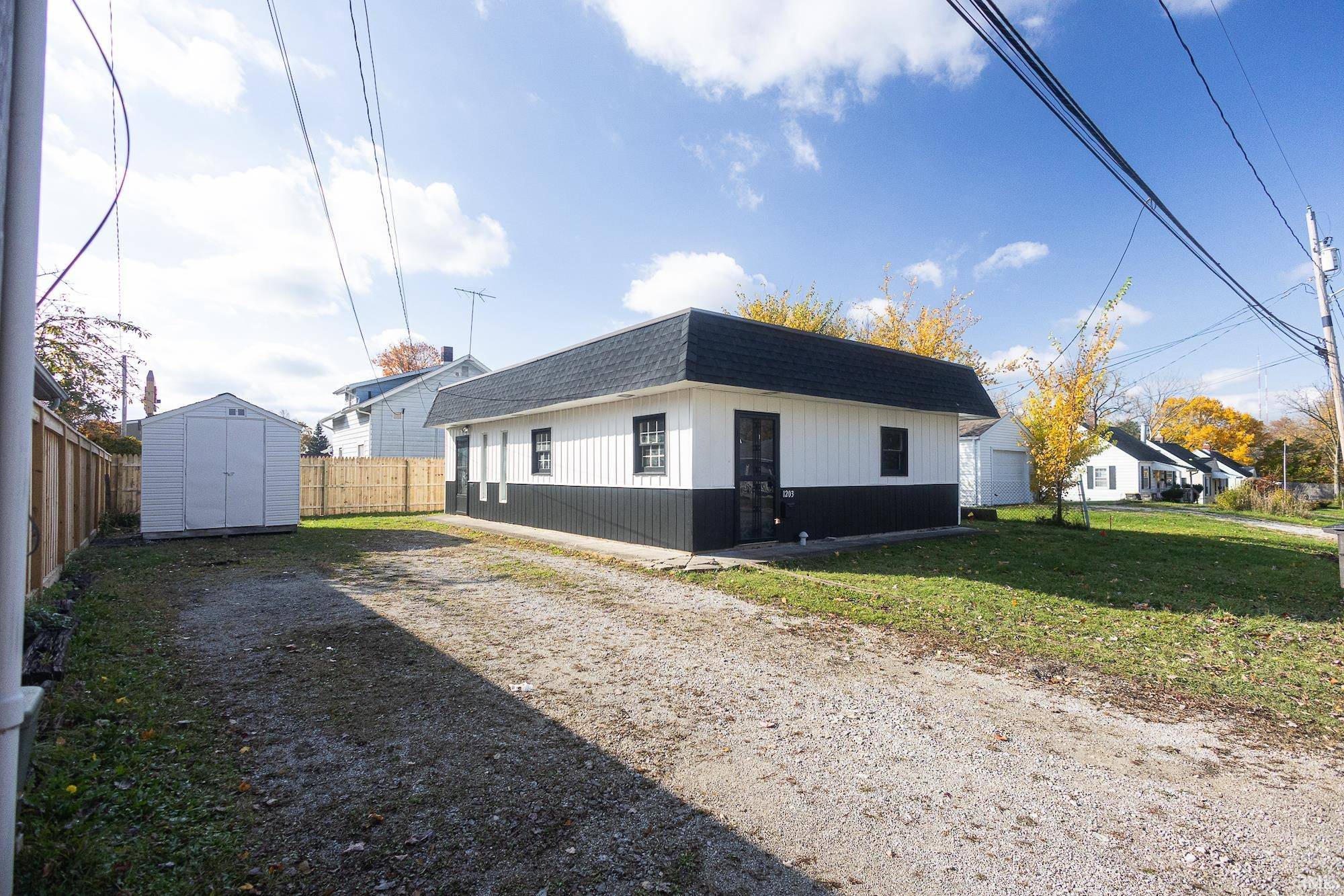 1203 Clayton Avenue, Fort Wayne, IN 46808-3155