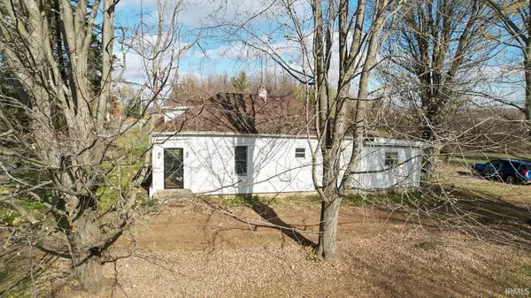 Roanoke, IN 46783,8912 Aboite Road