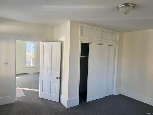 Cynthiana, IN 47612,10416 Whiting Street