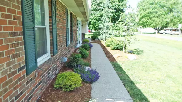 Vincennes, IN 47591,1802 Forbes Road