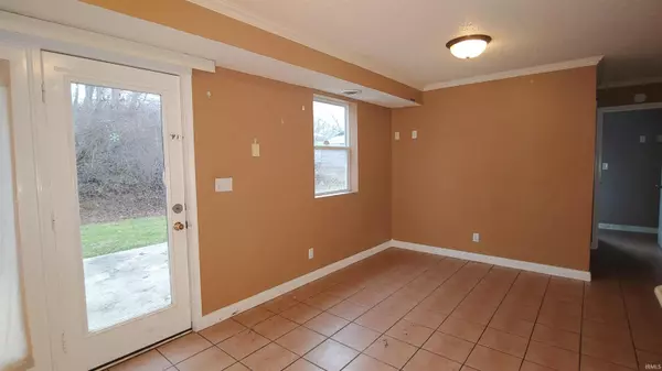 Warsaw, IN 46582,1624 CHAPMAN LAKE Drive