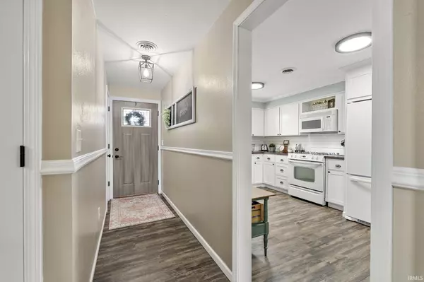 Roanoke, IN 46783,926 N Seminary Street