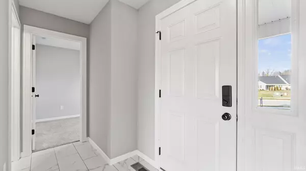 Fort Wayne, IN 46825,5198 Pigeon Creek Court