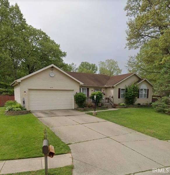 10158 Ashwood Forest Drive, Osceola, IN 46561-8924