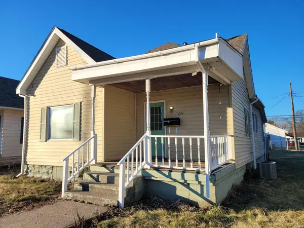 1221 State Street, Vincennes, IN 47591