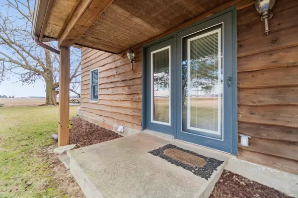 Craigville, IN 46731,5676 E 500 N Road