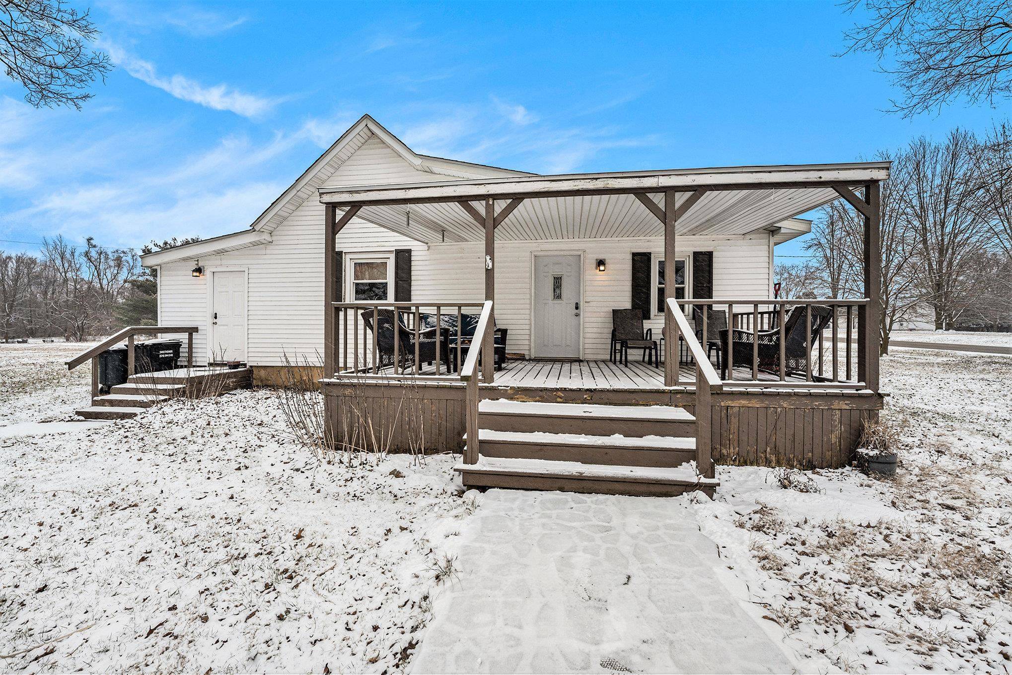 8842 E 500 N, North Webster, IN 46555-9575