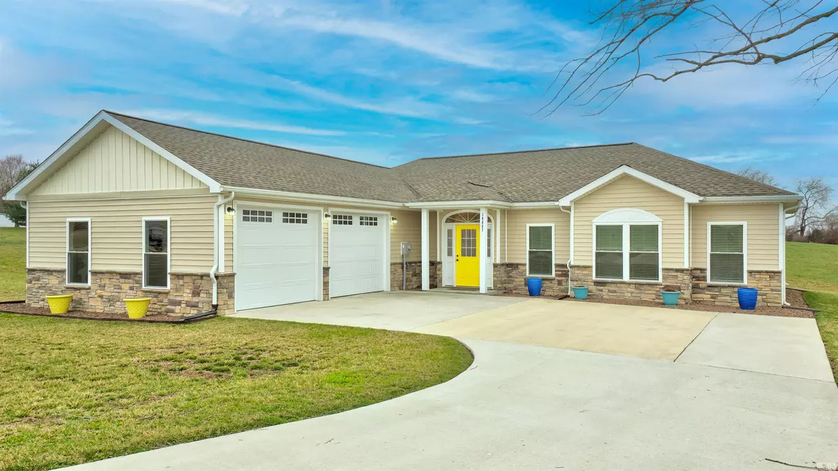 Dale, IN 47523,18887 N State Road 245