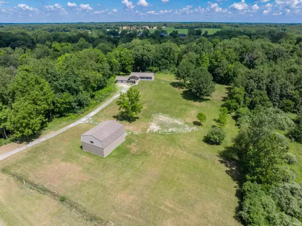 4678 E US 30, Pierceton, IN 46562-9236