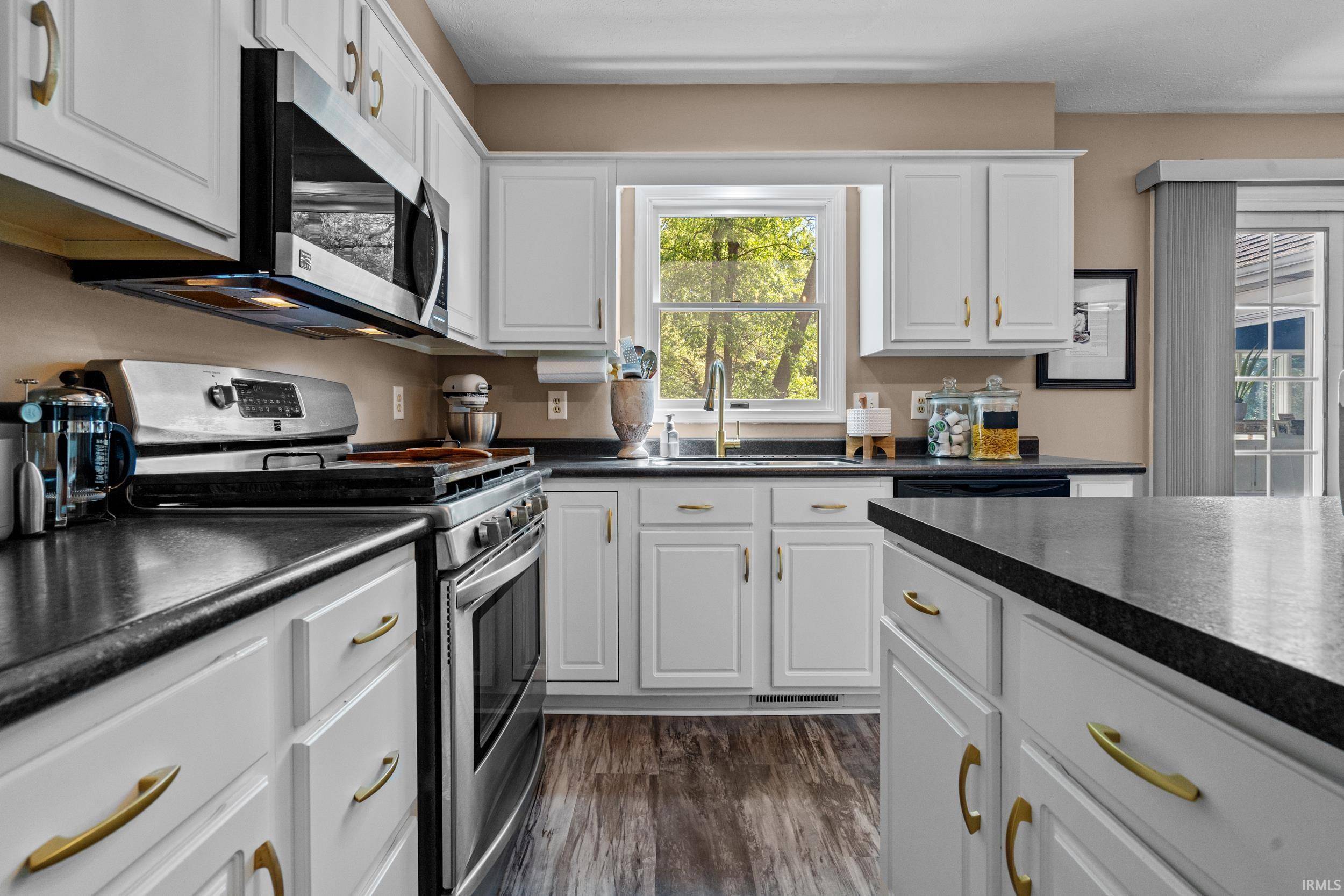 Granger, IN 46530-8952,52018 Chicory Lane