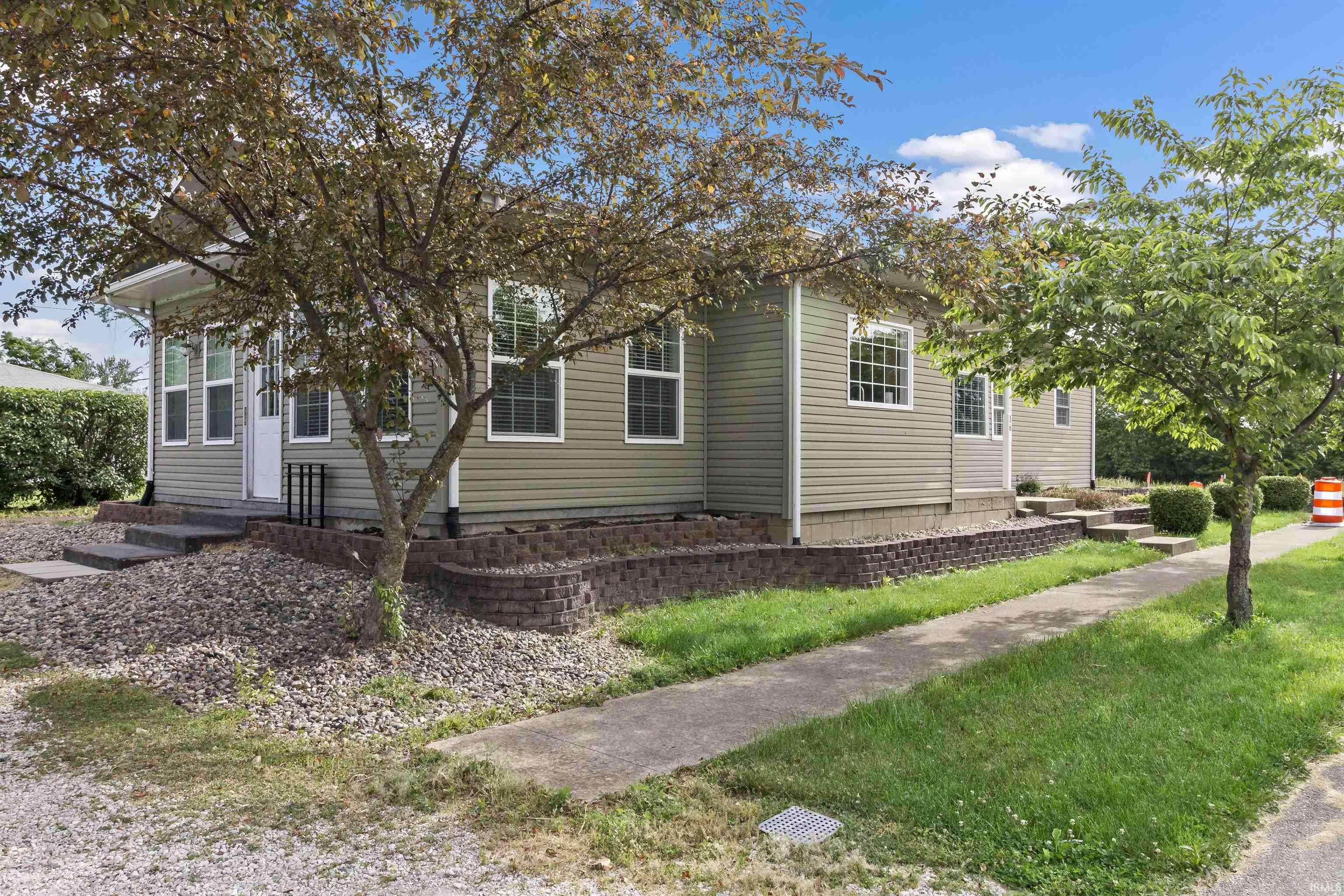 16 W Taylor Avenue, Upland, IN 46989