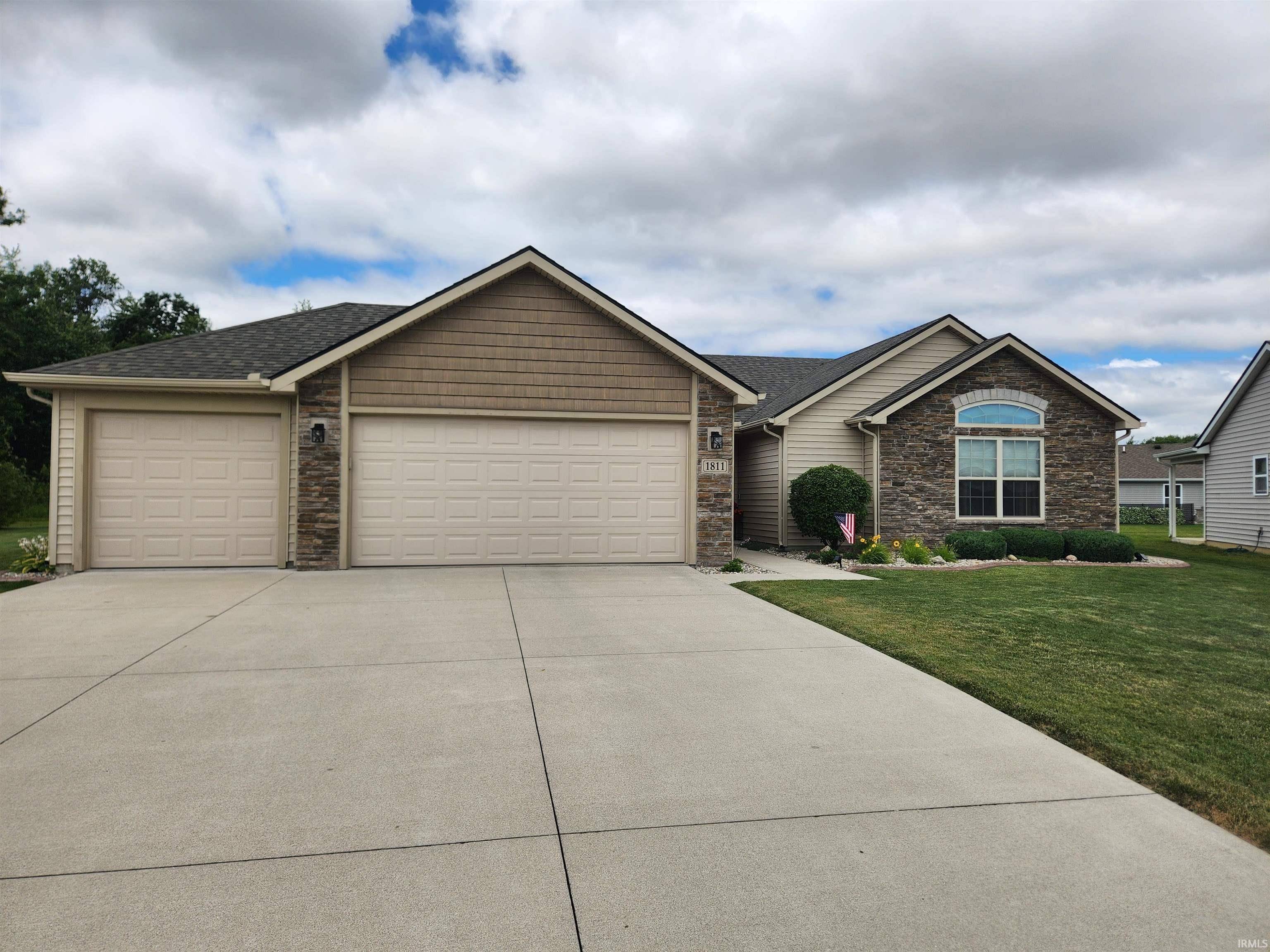 1811 Sonnet Cove, Fort Wayne, IN 46818-3401