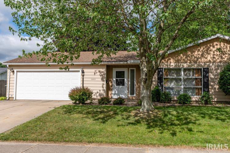 3205 Woodmont Drive, South Bend, IN 46614-2250