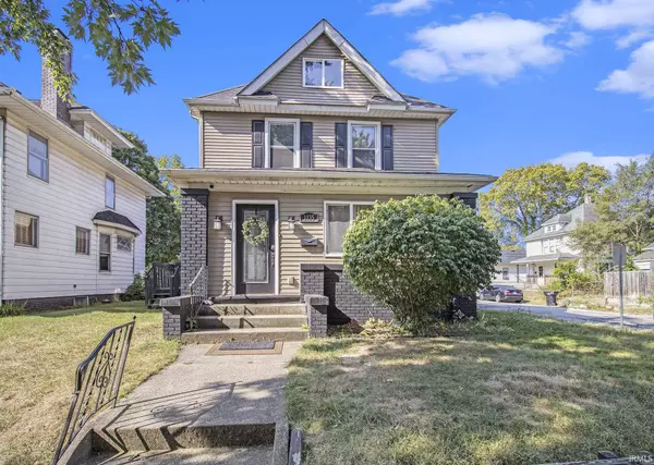 1135 Woodward Avenue, South Bend, IN 46616-1523