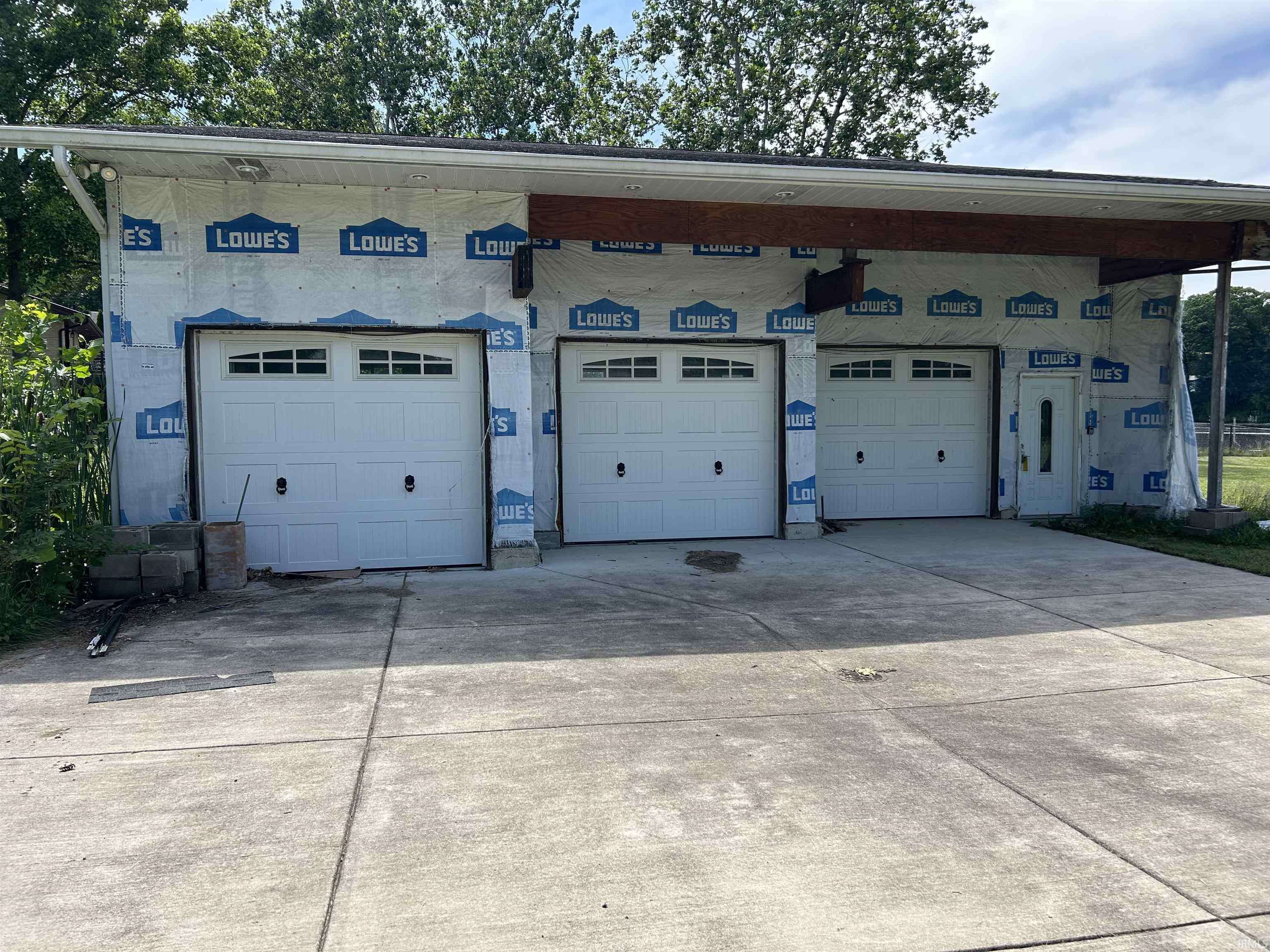 Osceola, IN 46561,10225 Vistula Road