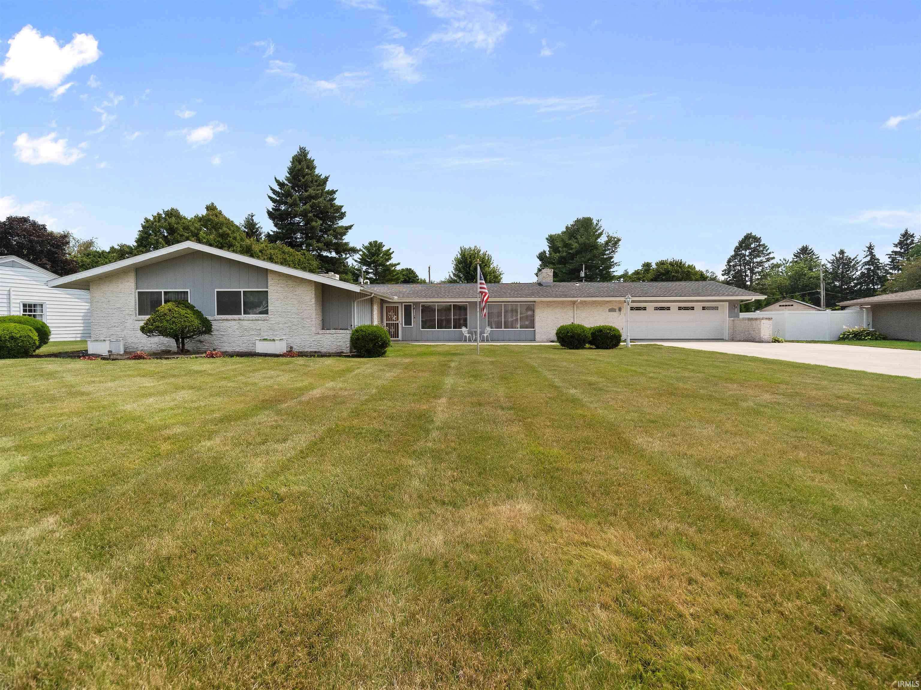 8914 Maravilla Drive, Fort Wayne, IN 46815
