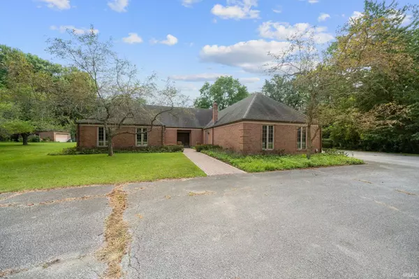 17640 Douglas Road, South Bend, IN 46635-1735