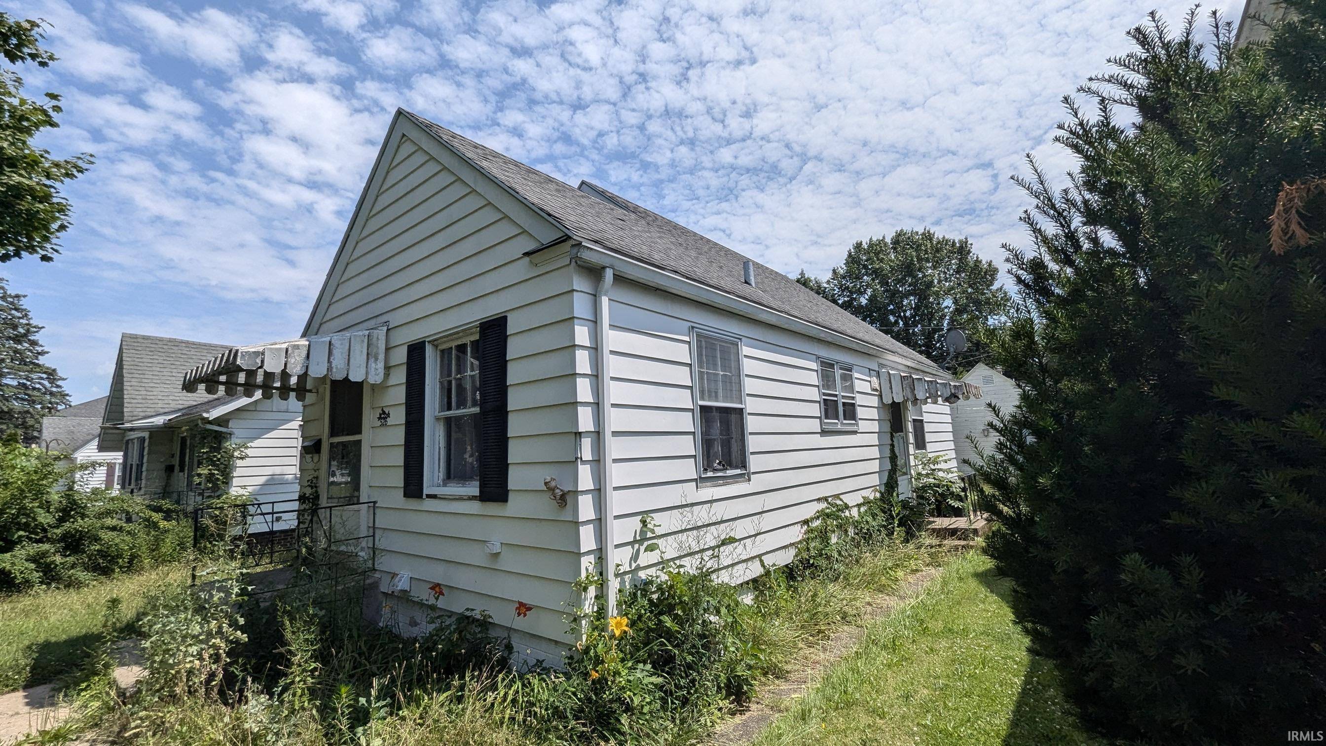 South Bend, IN 46614,526 E irvington Avenue