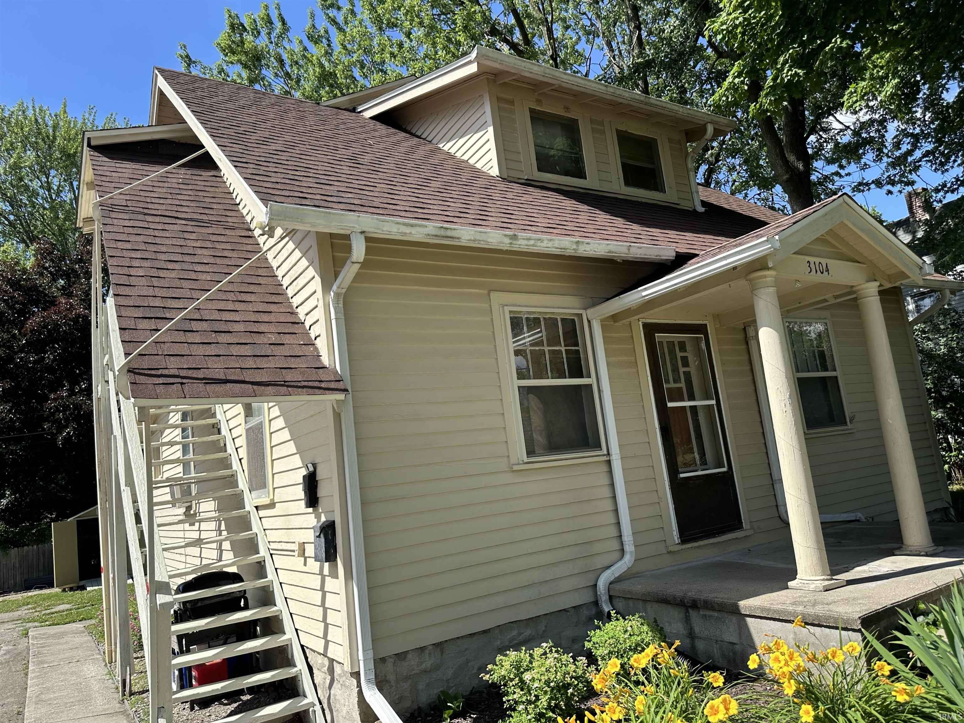 3104 McArthur Drive, Fort Wayne, IN 46809-2810