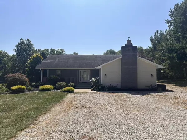 2846 S Harvest Acres Drive, Vincennes, IN 47591