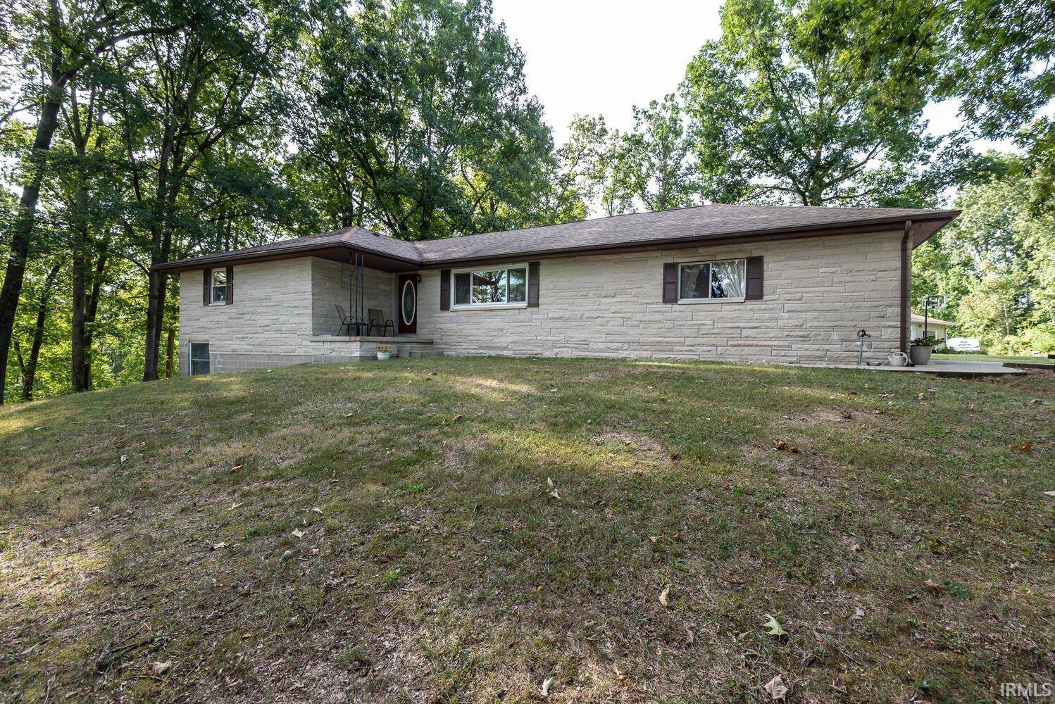 10084 E State Road 54, Bloomfield, IN 47424