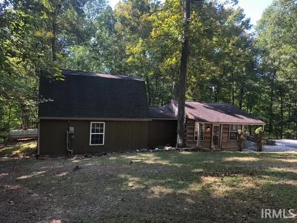 835 N Woodland Circle, Bloomfield, IN 47424