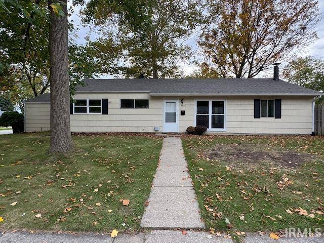 4221 Brookton Drive, South Bend, IN 46614-2704