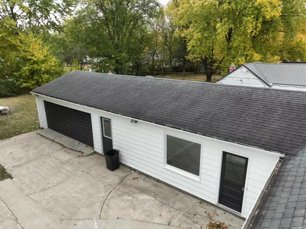 Monticello, IN 47960,215 N Meadow Lane