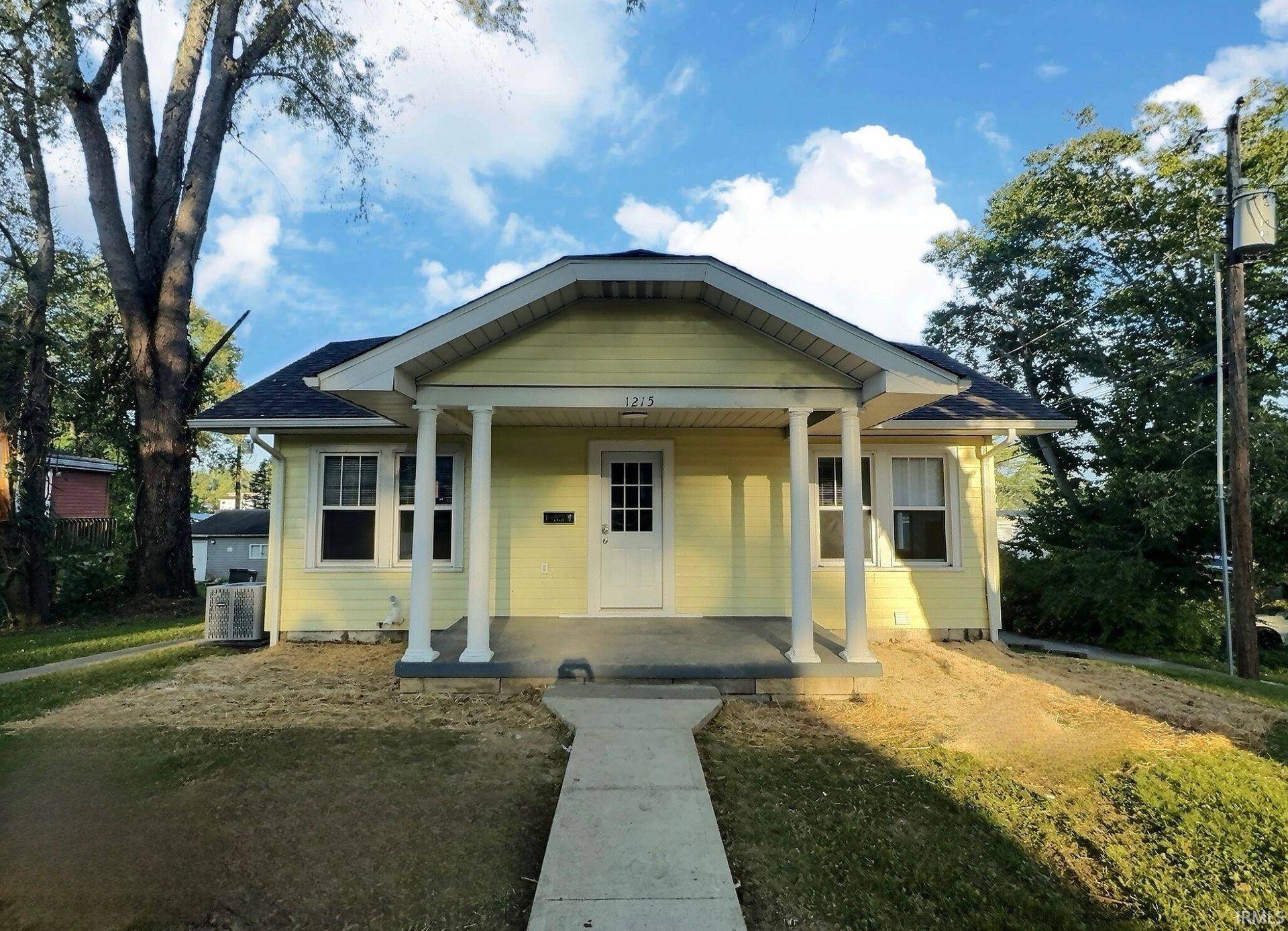 1215 N Washington Street, Bloomington, IN 47408-1711