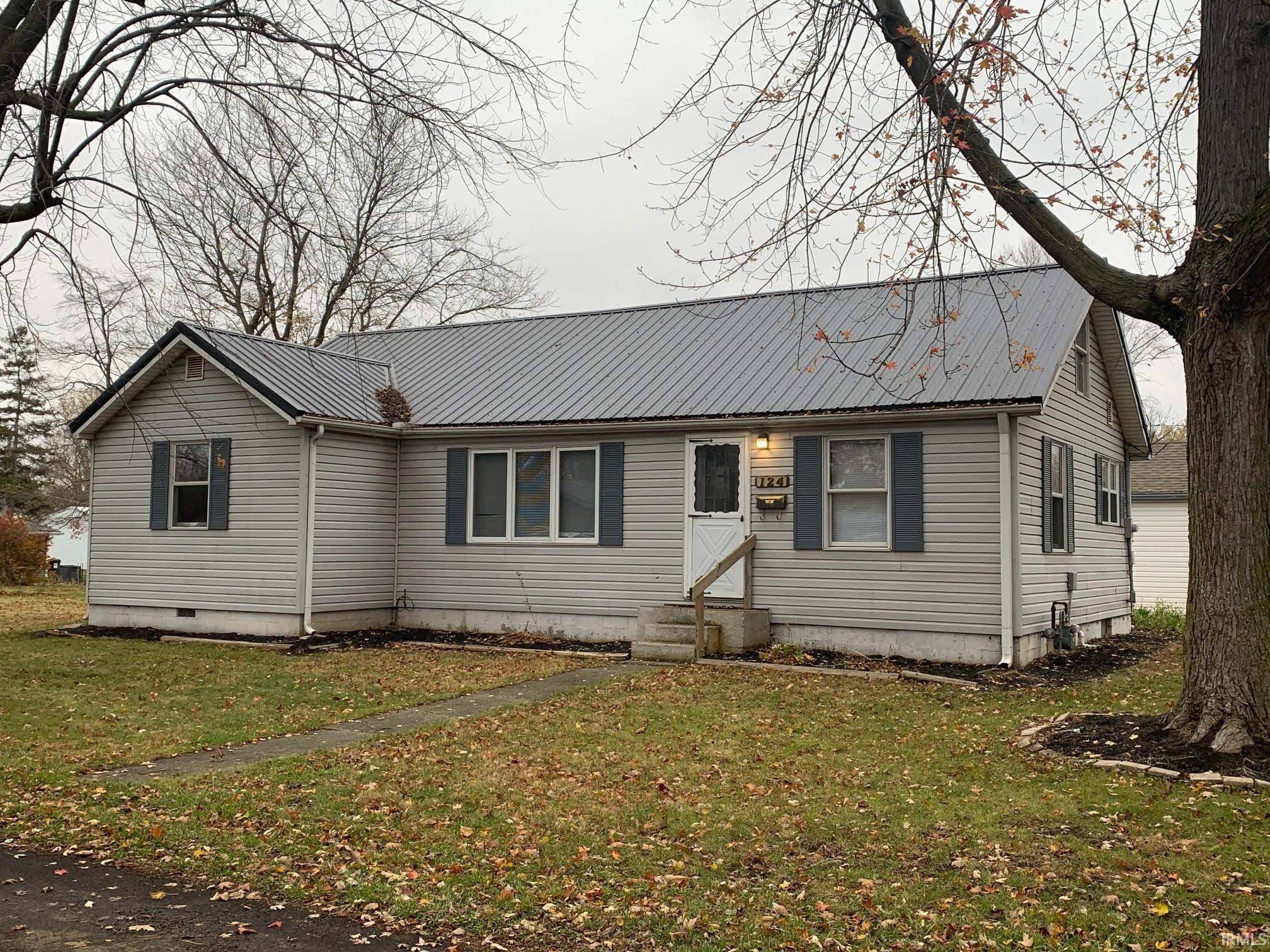 124 E Hoop Street, Flora, IN 46929