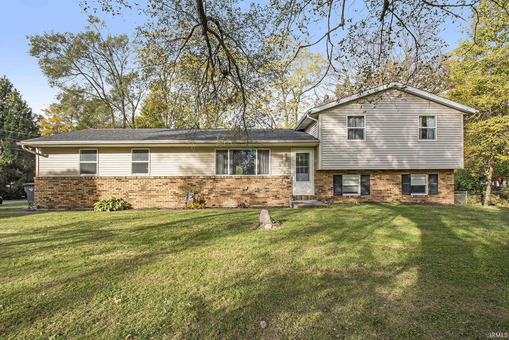 51877 Kenilworth Road, South Bend, IN 46637