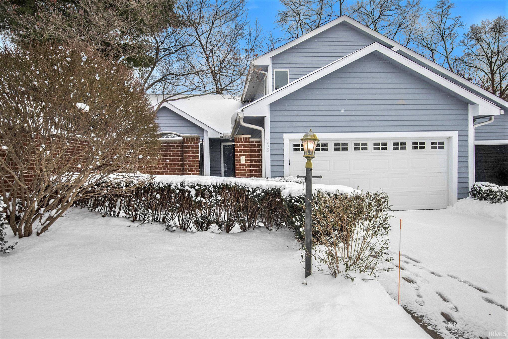238 Ashbury Court, South Bend, IN 46615-2695