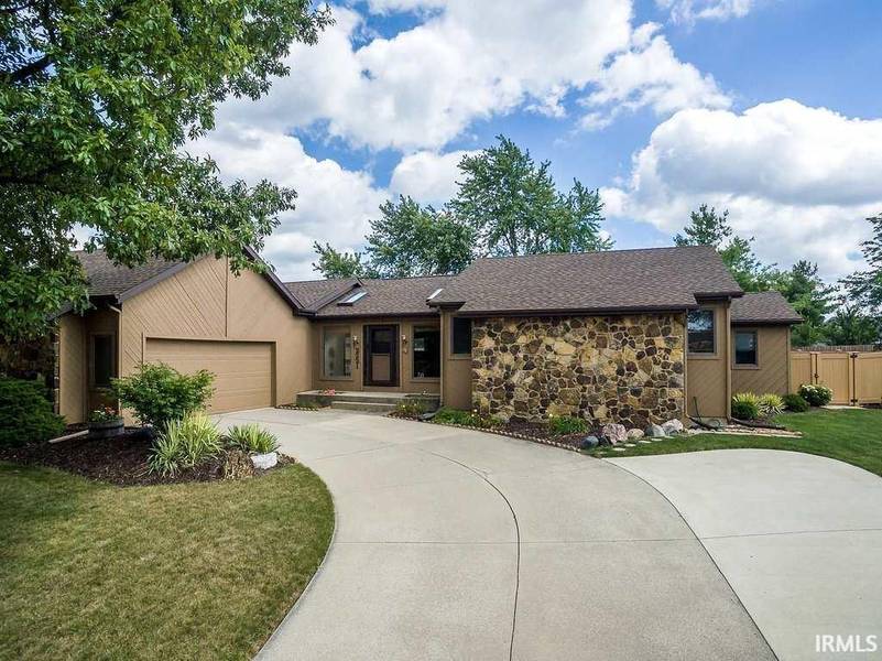 2221 Hearthstone Drive, Fort Wayne, IN 46804